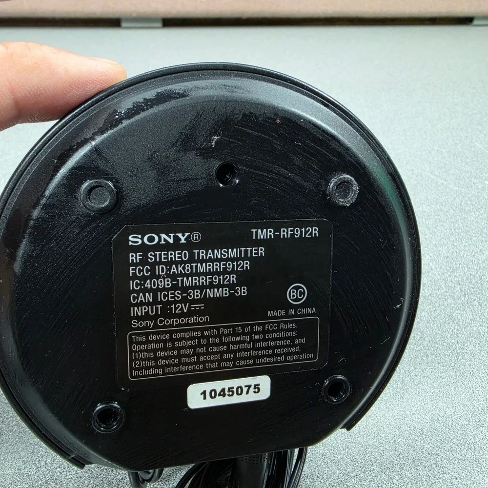 Sony‎ Wireless Headphones with Base Excellent RF Stereo MDR-RF912R
